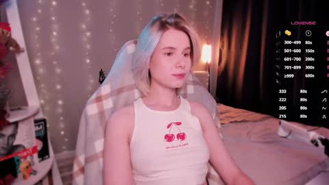 Snapshot of imnotmia chatting on November 2, 2025, 10:06 am Mia online show from November 2, 2025, 10:06 am