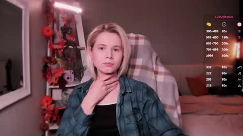 Snapshot of imnotmia chatting on November 9, 2025, 10:13 am Mia online show from November 9, 2025, 10:13 am