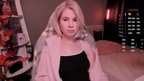 Snapshot of imnotmia chatting on November 30, 2025, 11:03 am Mia online show from November 30, 2025, 11:03 am