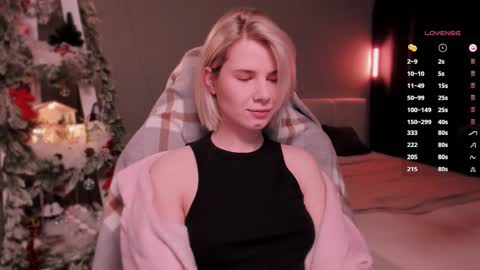 Snapshot of imnotmia chatting on December 5, 2025, 10:24 am Mia online show from December 5, 2025, 10:24 am