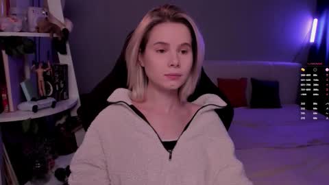 Snapshot of imnotmia chatting on February 13, 2026, 9:27 am Mia online show from February 13, 2026, 9:27 am