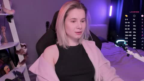 Snapshot of imnotmia chatting on April 13, 2026, 9:59 am Mia online show from April 13, 2026, 9:59 am