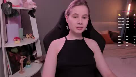 Snapshot of imnotmia chatting on July 6, 2026, 10:45 am Mia online show from July 6, 2026, 10:45 am