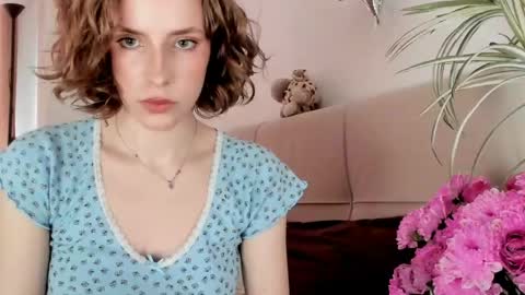 Snapshot of imogensy chatting on April 23, 2026, 7:20 am my name Imo Fansly online show from April 23, 2026, 7:20 am