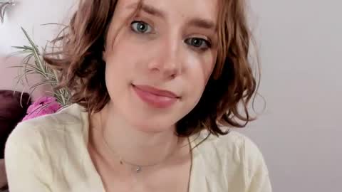 Snapshot of imogensy chatting on April 24, 2026, 8:28 am my name Imo Fansly online show from April 24, 2026, 8:28 am