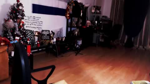 Empress online show from February 6, 2025, 1:27 am