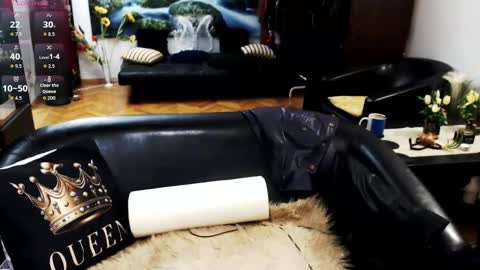 Empress online show from March 18, 2026, 6:33 pm