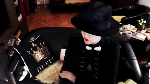 Empress online show from April 27, 2026, 7:01 pm