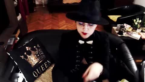 Empress online show from April 28, 2026, 2:27 am