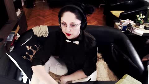Empress online show from April 30, 2026, 7:20 pm