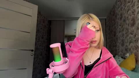 Lola online show from February 20, 2026, 11:11 am