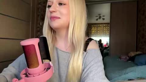 Lola online show from March 13, 2026, 12:56 pm