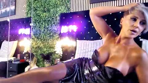 Snapshot of inanna_ishtar1 chatting on September 24, 2025, 9:23 am inanna_ishtar1 online show from September 24, 2025, 9:23 am