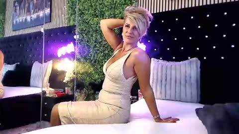 Snapshot of inanna_ishtar1 chatting on October 12, 2025, 9:30 am inanna_ishtar1 online show from October 12, 2025, 9:30 am