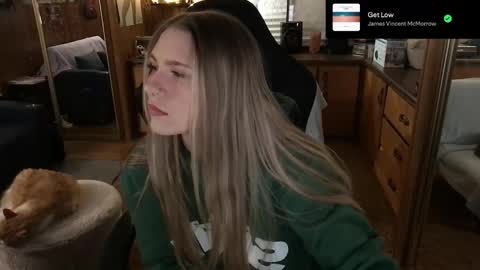 Snapshot of incognitoqueen chatting on March 4, 2025, 3:55 am Carter online show from March 4, 2025, 3:55 am