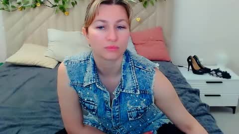 incredible_ariela online show from April 23, 2026, 11:31 am