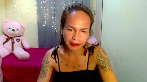 Snapshot of indaypakay_ts chatting on February 12, 2025, 7:02 pm Pakay online show from February 12, 2025, 7:02 pm