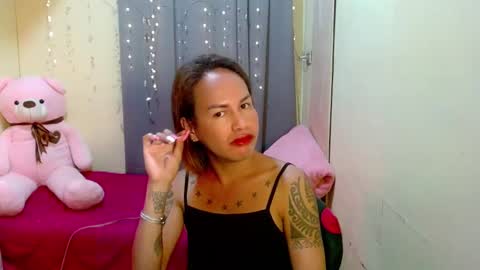 Snapshot of indaypakay_ts chatting on February 24, 2025, 5:33 am Pakay online show from February 24, 2025, 5:33 am