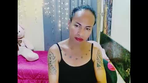 Snapshot of indaypakay_ts chatting on October 23, 2025, 1:49 am Pakay online show from October 23, 2025, 1:49 am