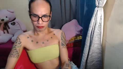 Snapshot of indaypakay_ts chatting on March 1, 2026, 1:29 am Pakay online show from March 1, 2026, 1:29 am