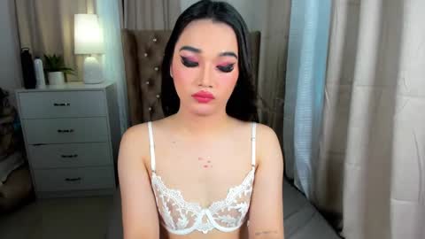 Snapshot of indestructabletrixie chatting on December 18, 2024, 5:37 am indestructabletrixie online show from December 18, 2024, 5:37 am