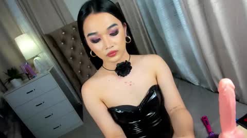 Snapshot of indestructabletrixie chatting on December 22, 2024, 3:44 pm indestructabletrixie online show from December 22, 2024, 3:44 pm