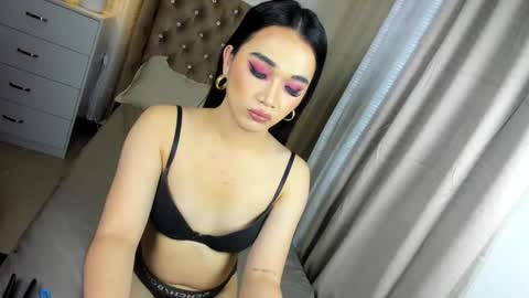 Snapshot of indestructabletrixie chatting on December 28, 2024, 2:21 pm indestructabletrixie online show from December 28, 2024, 2:21 pm