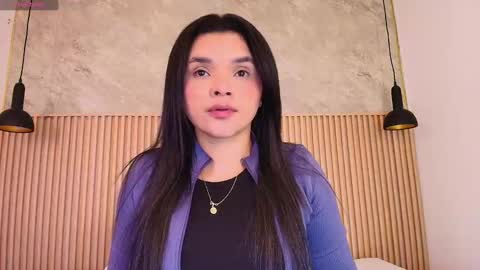 Snapshot of indi_catalina chatting on October 23, 2025, 12:04 pm Indi Catalina online show from October 23, 2025, 12:04 pm