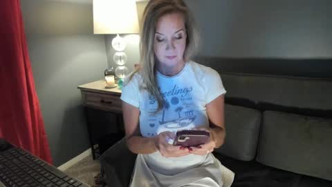 Snapshot of indianacooper chatting on January 2, 2025, 7:07 pm IndianaCooper - Showtimes - Mon-Fri 12pm and 930PM CST SatSun 930pm CST online show from January 2, 2025, 7:07 pm