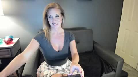 Snapshot of indianacooper chatting on January 17, 2025, 4:06 am IndianaCooper - Showtimes - Mon-Fri 12pm and 930PM CST SatSun 930pm CST online show from January 17, 2025, 4:06 am