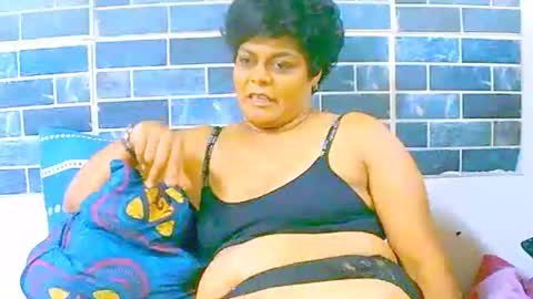 Snapshot of indiancherrypie chatting on December 4, 2024, 10:13 am indiancherrypie online show from December 4, 2024, 10:13 am