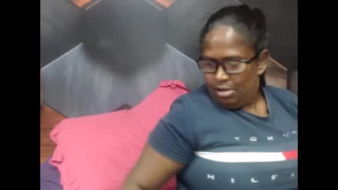 Snapshot of indiandeluxe chatting on November 12, 2025, 4:57 am indiandeluxe online show from November 12, 2025, 4:57 am