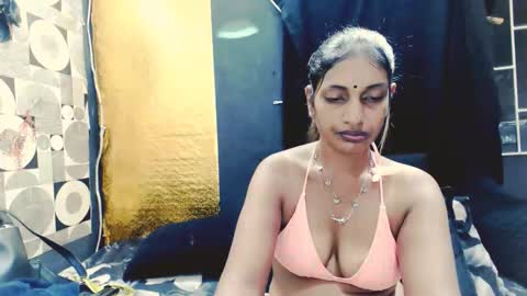 Snapshot of indianhoneyx chatting on February 9, 2026, 6:34 pm indianhoneyx online show from February 9, 2026, 6:34 pm