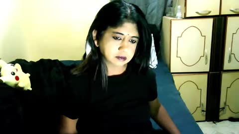 indianpleasures21 online show from May 18, 2026, 1:39 pm