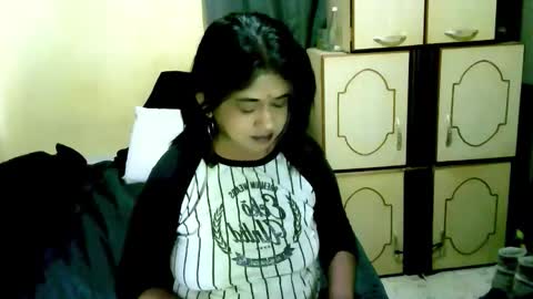 indianpleasures21 online show from June 1, 2026, 7:04 pm