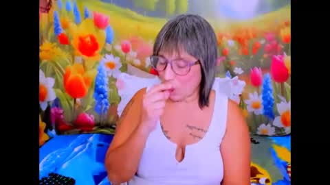 indianroxy27 online show from April 25, 2026, 7:22 am