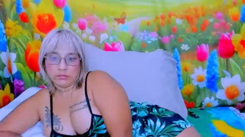 Snapshot of indianroxy27 chatting on June 28, 2026, 12:27 am indianroxy27 online show from June 28, 2026, 12:27 am