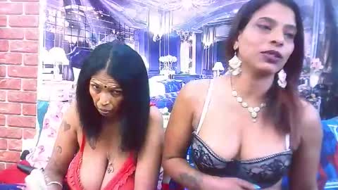 indiansexyass4u2luv online show from December 18, 2025, 9:43 pm