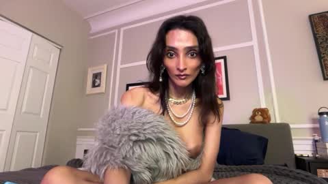 Indiantransgirlillinois online show from February 28, 2026, 8:15 am