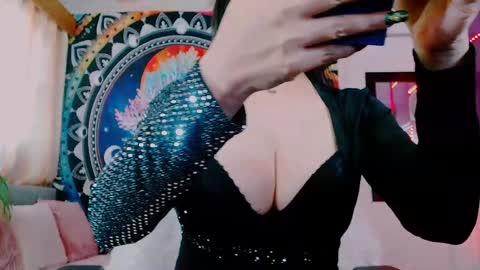 Snapshot of indica_me chatting on December 27, 2024, 9:28 am indica_me online show from December 27, 2024, 9:28 am