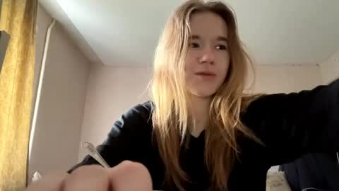 Sofia online show from May 14, 2026, 1:18 pm