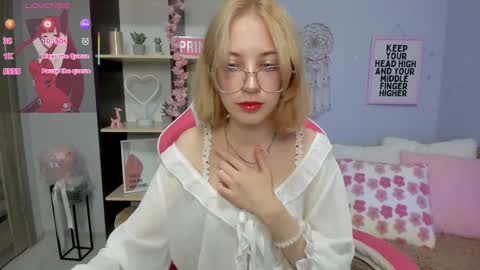 Snapshot of inferno_mia chatting on September 17, 2025, 7:10 am Mia online show from September 17, 2025, 7:10 am