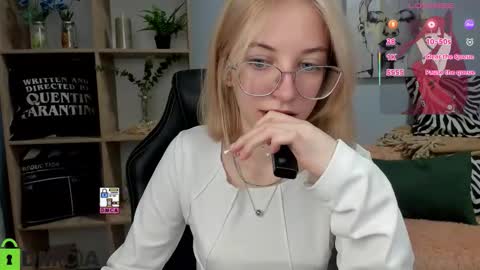 Snapshot of inferno_mia chatting on October 15, 2025, 2:39 pm Mia online show from October 15, 2025, 2:39 pm