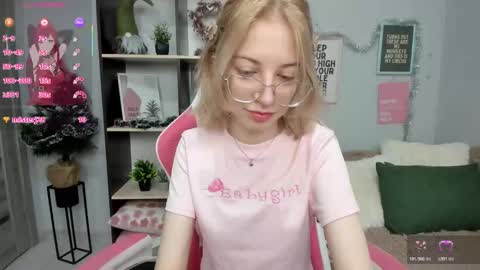 Snapshot of inferno_mia chatting on December 17, 2025, 1:39 pm Mia online show from December 17, 2025, 1:39 pm