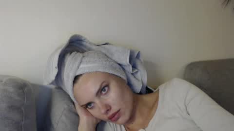 Snapshot of infinitiq45 chatting on December 4, 2024, 10:19 pm Sweet girl online show from December 4, 2024, 10:19 pm