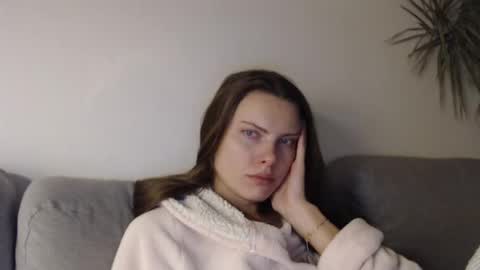 Snapshot of infinitiq45 chatting on December 28, 2024, 10:34 pm Sweet girl online show from December 28, 2024, 10:34 pm