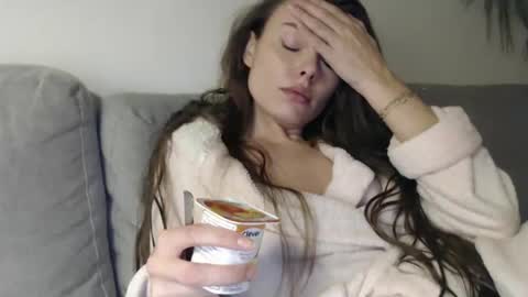 Snapshot of infinitiq45 chatting on January 21, 2025, 9:04 pm Sweet girl online show from January 21, 2025, 9:04 pm