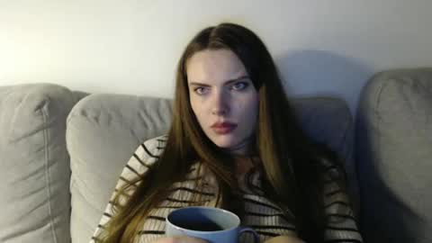 Snapshot of infinitiq45 chatting on January 23, 2025, 9:18 pm Sweet girl online show from January 23, 2025, 9:18 pm