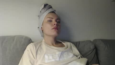 Snapshot of infinitiq45 chatting on February 12, 2025, 10:26 pm Sweet girl online show from February 12, 2025, 10:26 pm