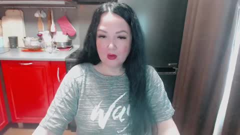 Snapshot of infinity_loveliness chatting on December 19, 2024, 8:23 am Infinity online show from December 19, 2024, 8:23 am